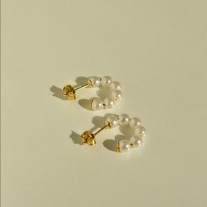 Mini pearl hoops